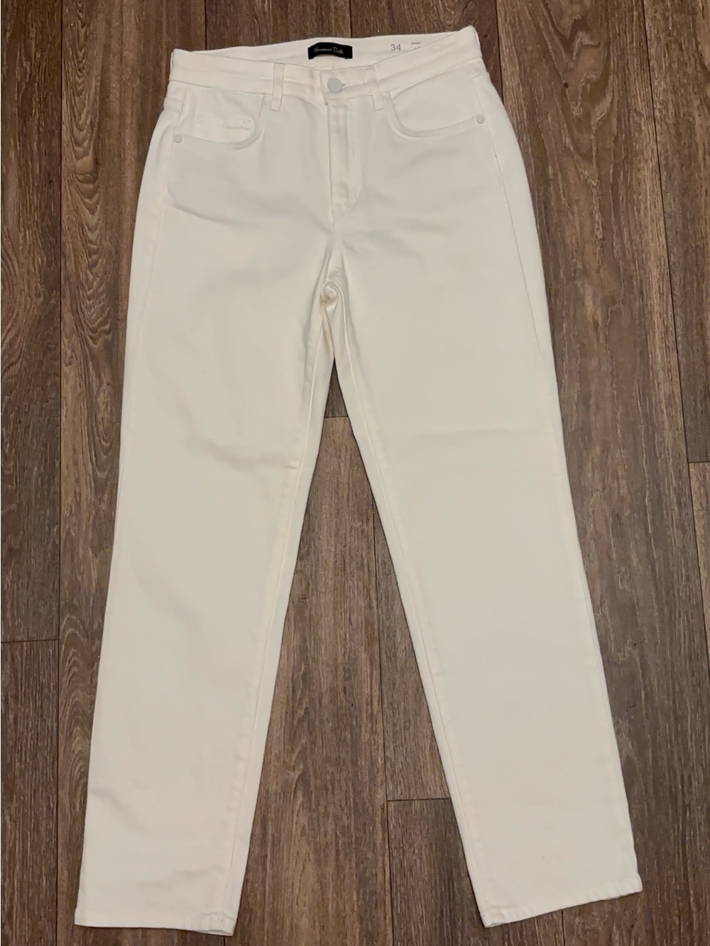 Massimo Dutti white straight-leg jeans.